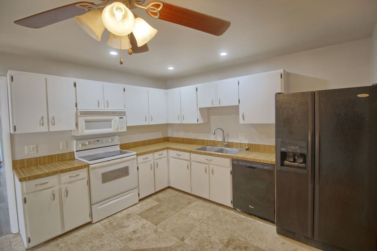 743 Hummingbird Ln - Photo 4 of 16