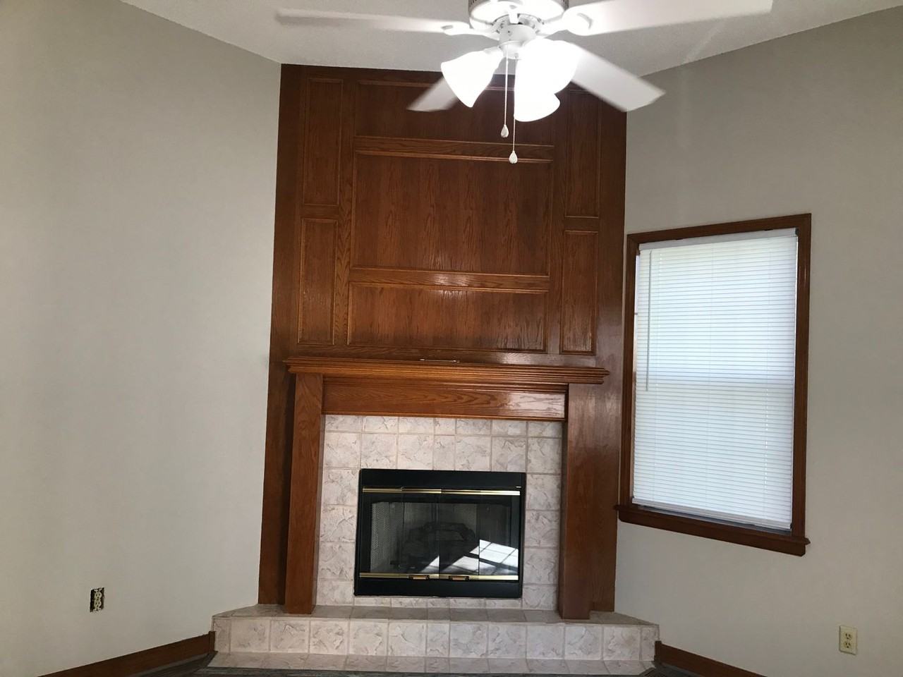 1601 S Concord Ct - Photo 3 of 38