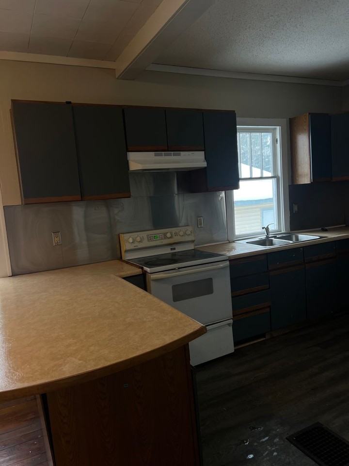 332 W 19th St - Photo 7 of 9