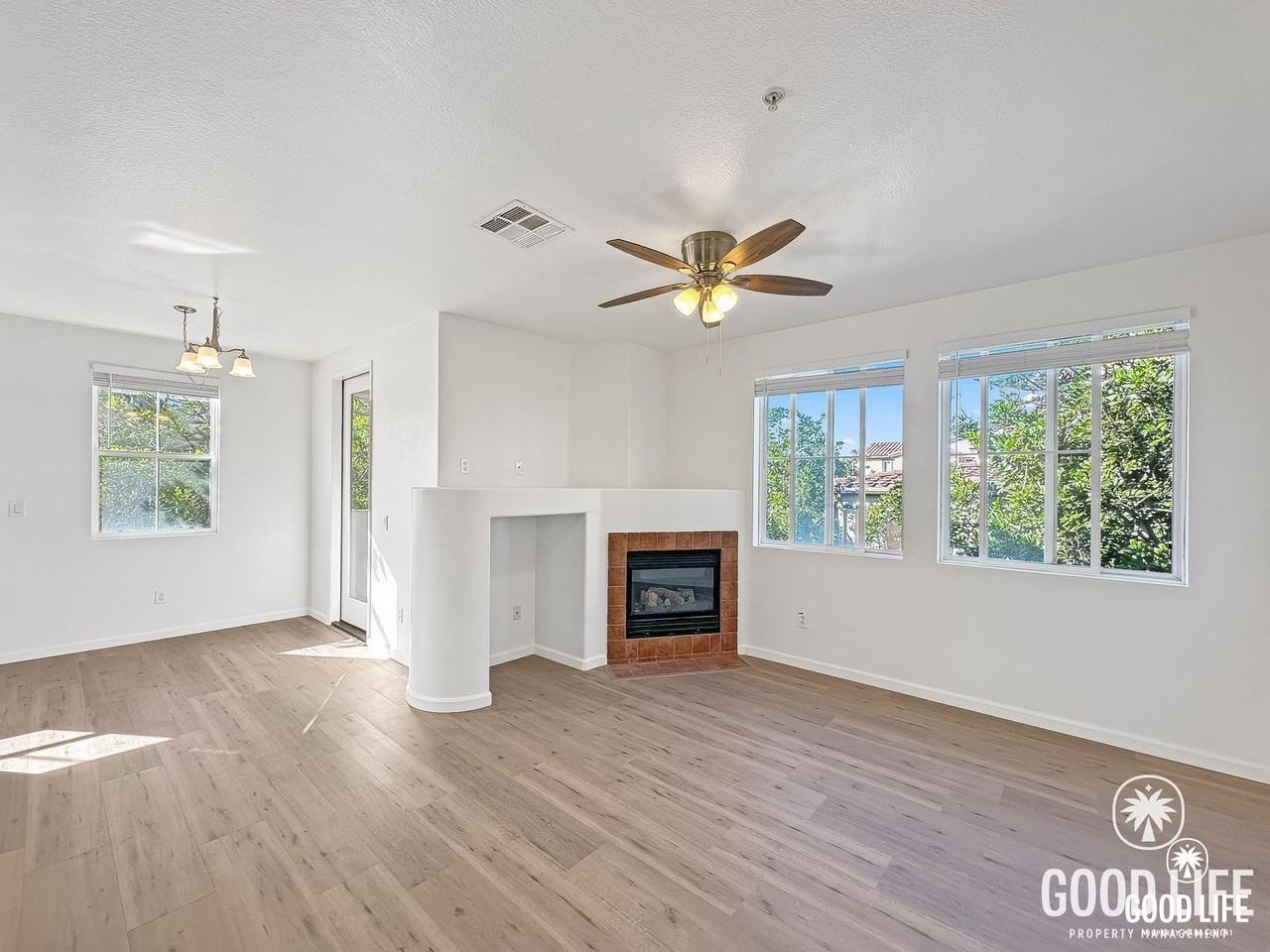 4460 Avenida Aquila - Photo 2 of 28