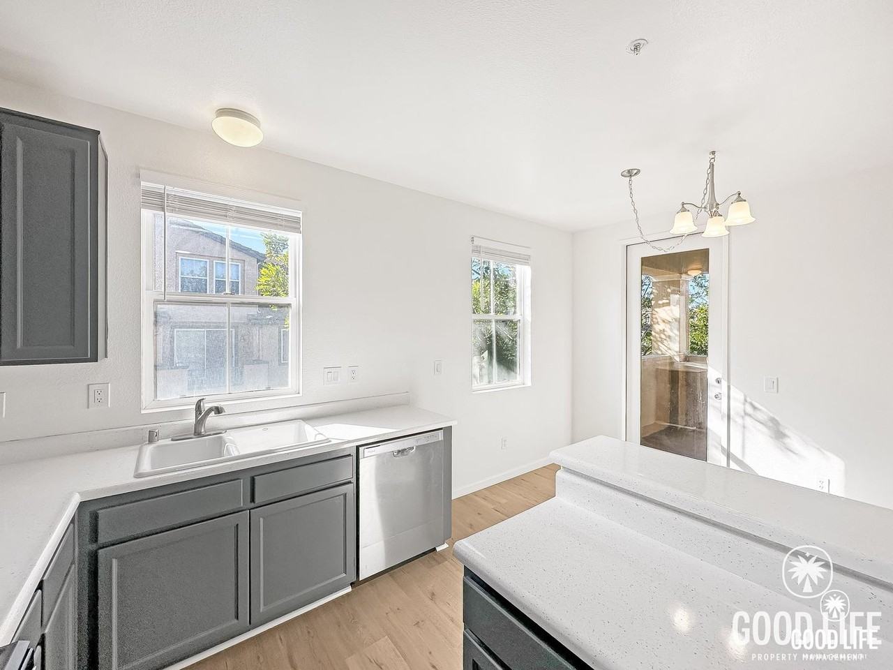 4460 Avenida Aquila - Photo 5 of 28