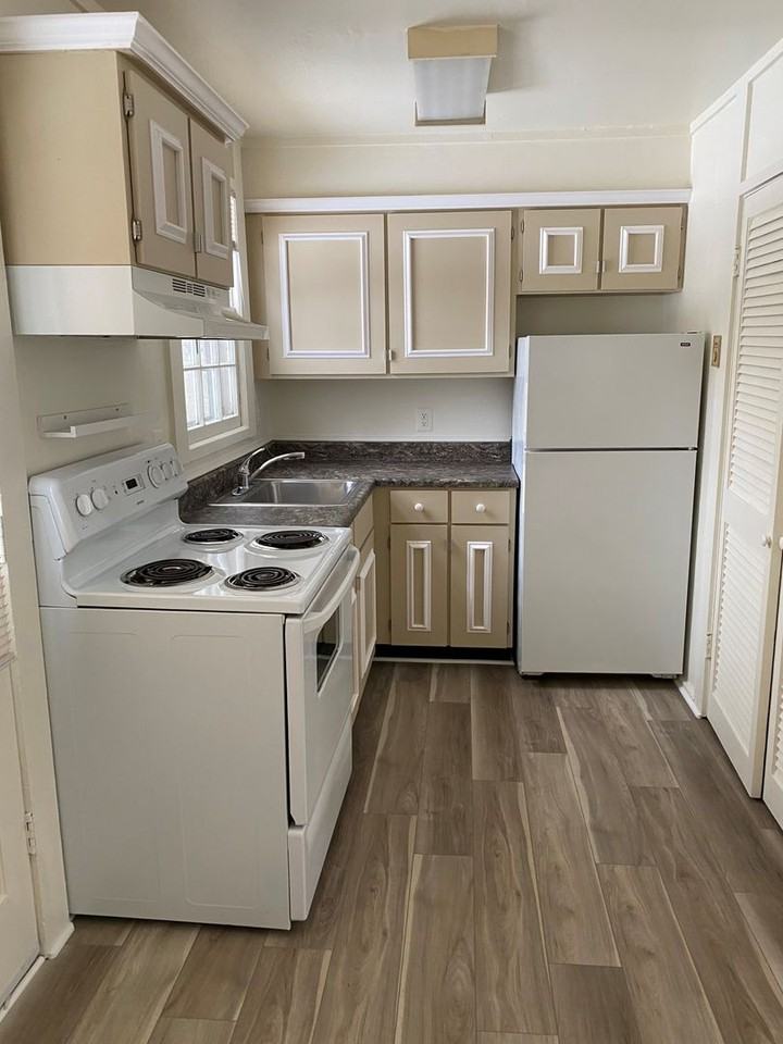 6 Monroe St Se - Photo 2 of 9