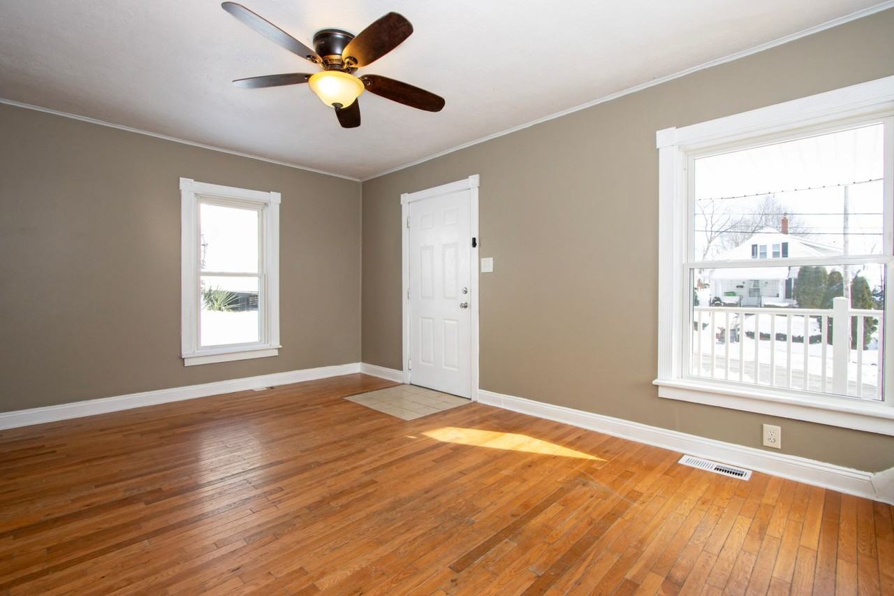 31 S 1st St - Photo 3 of 31