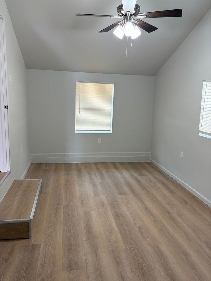 3513 James Ave - Photo 2 of 11