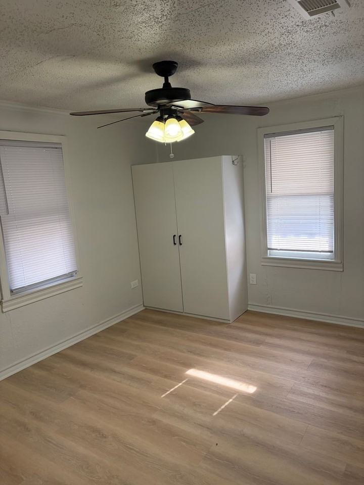 3513 James Ave - Photo 6 of 11