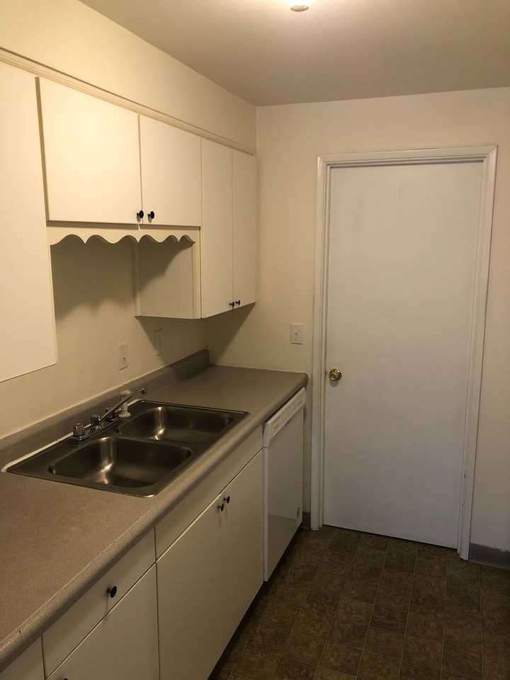 4812 Cougar Ct Se - Photo 5 of 17