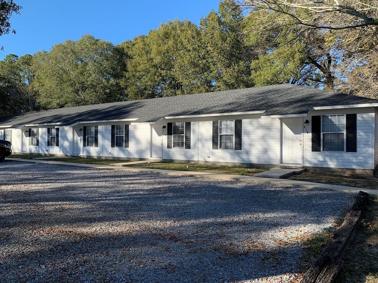 536 Brock Ave - Photo 2 of 7