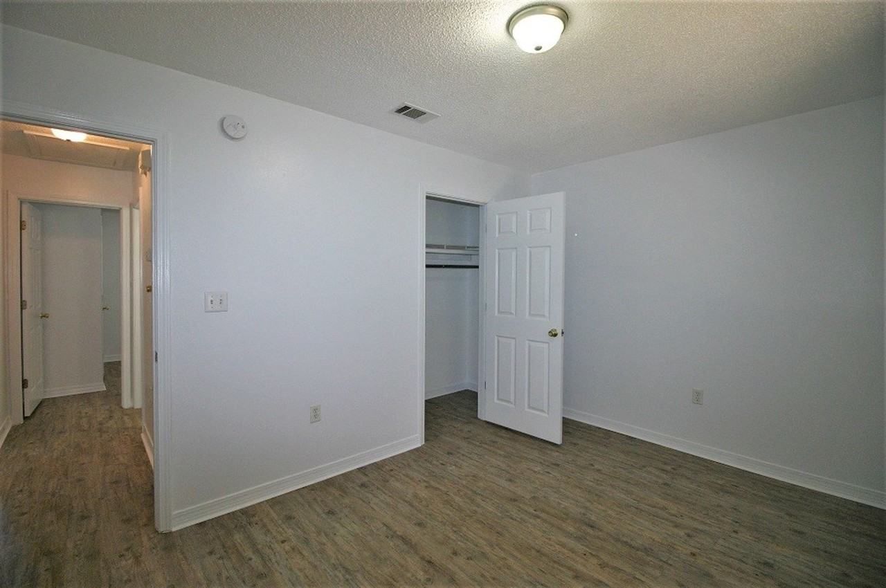 536 Brock Ave - Photo 6 of 7