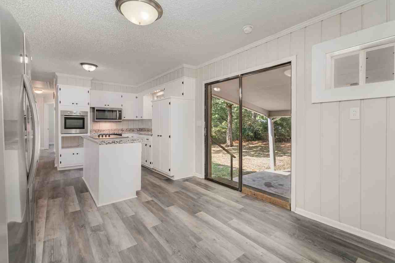 228 Bate Ave - Photo 7 of 26