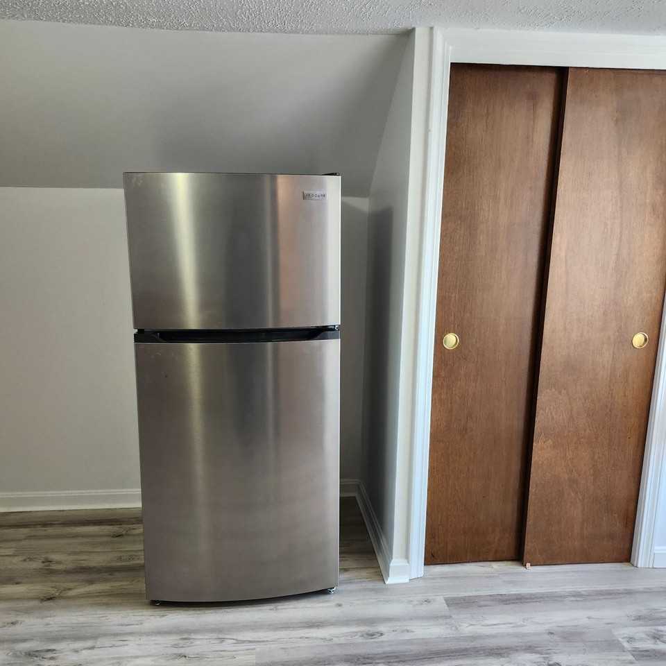 23 Brook St #3 - Photo 2 of 5