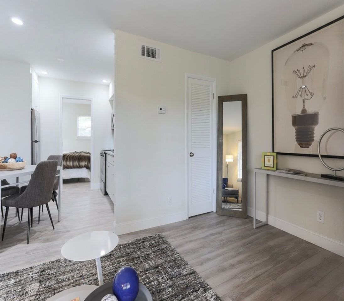 2006 House Ave #11 - Photo 3 of 12