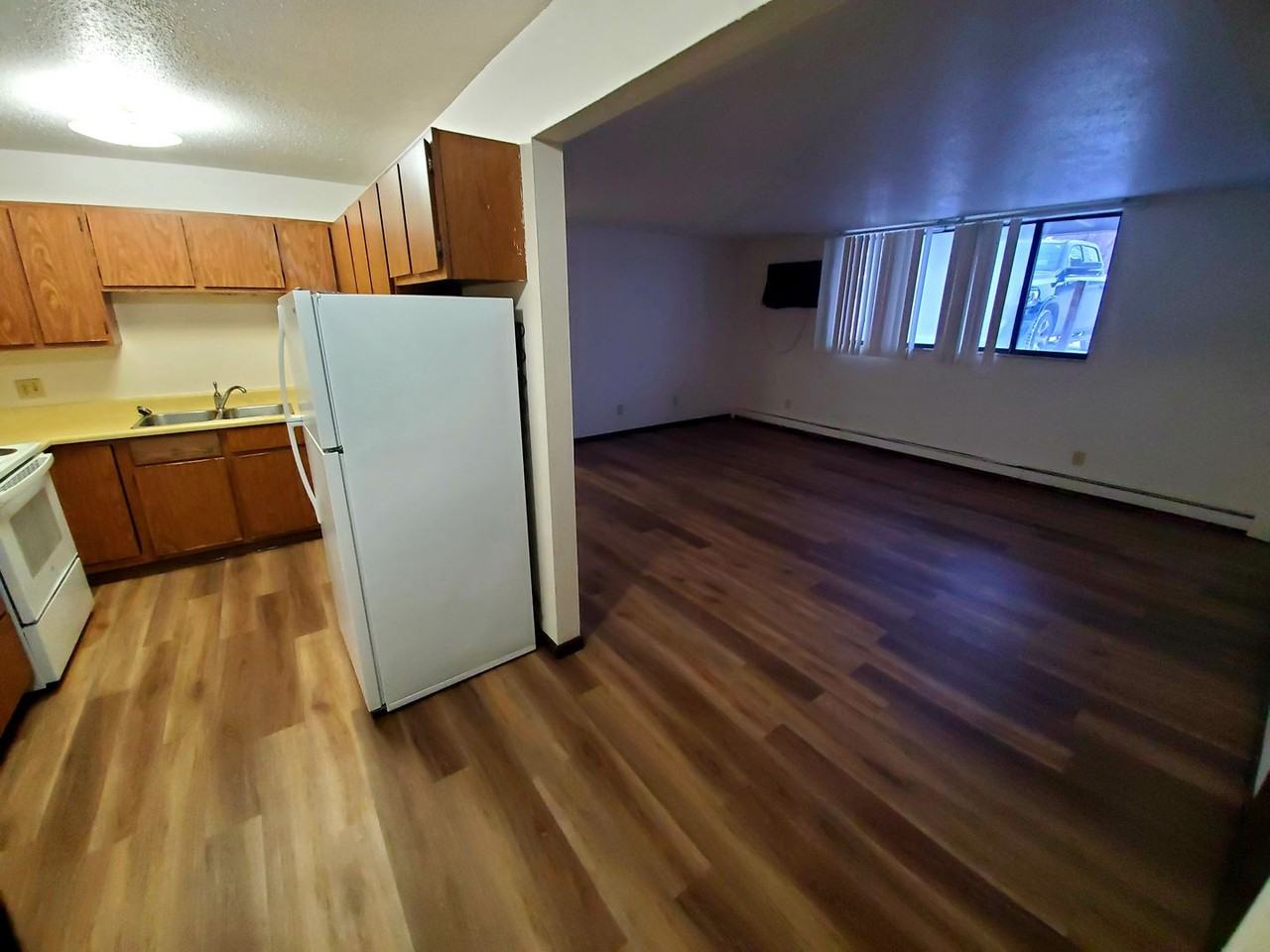 3010 E Rosser Ave - Photo 6 of 22