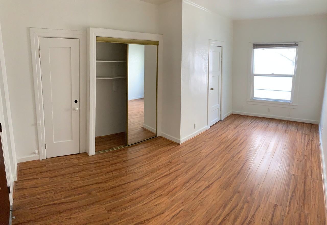 Comfort and Convenience in Lincoln Heights at 2431 Sichel Street - Photo 4 of 11