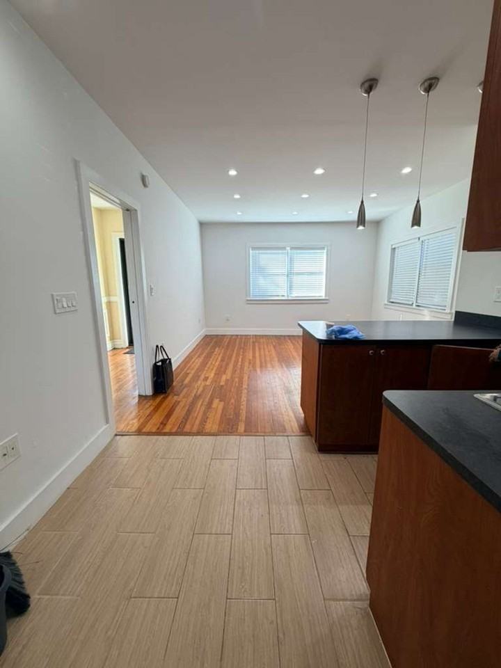 Great 1 Bed Room - Photo 7 of 10