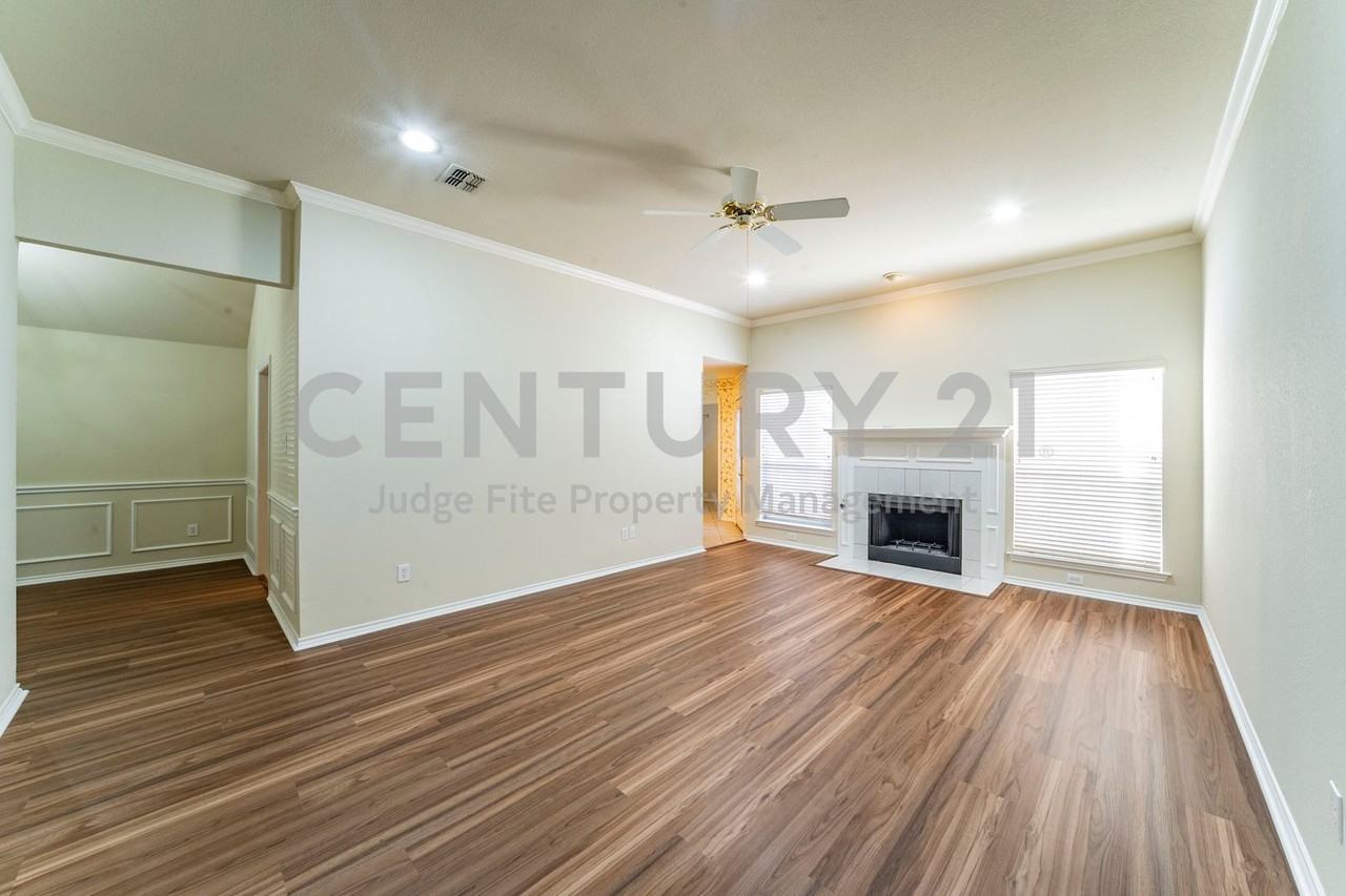 312 Plum Holw - Photo 2 of 15