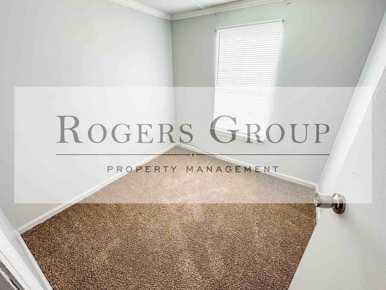 390 S Chavis Rd #5 - Photo 6 of 9