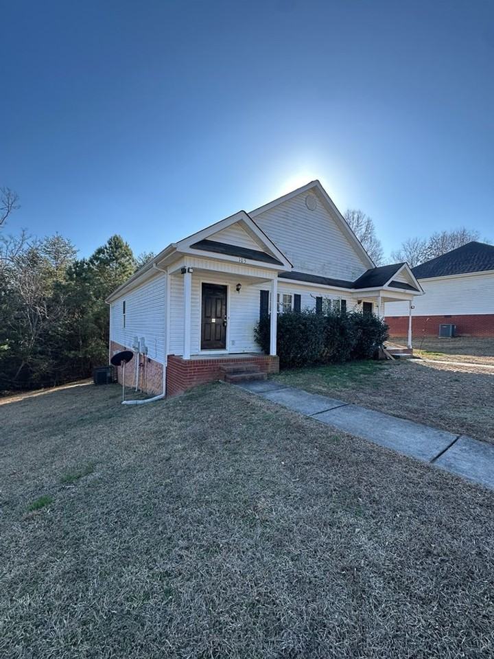 105 Muskett Dr - Photo 2 of 13