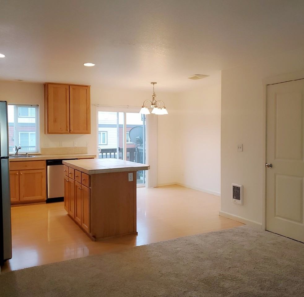 6021 Ne 34th St - Photo 7 of 14