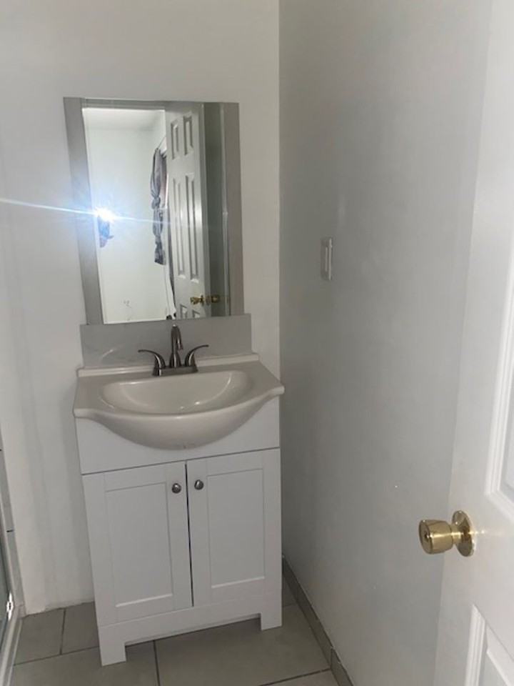 3220 Delna Dr - Photo 2 of 10