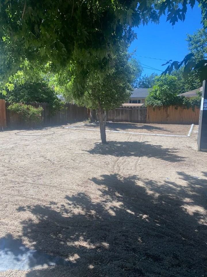 3220 Delna Dr - Photo 4 of 10