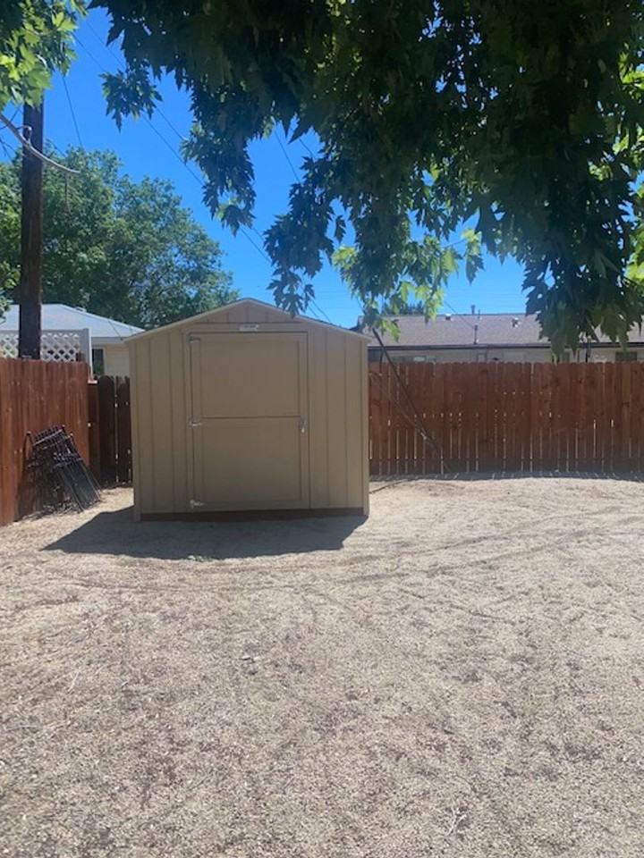 3220 Delna Dr - Photo 5 of 10