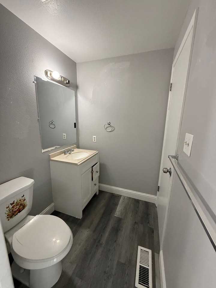 2171 Rock Blvd - Photo 4 of 12