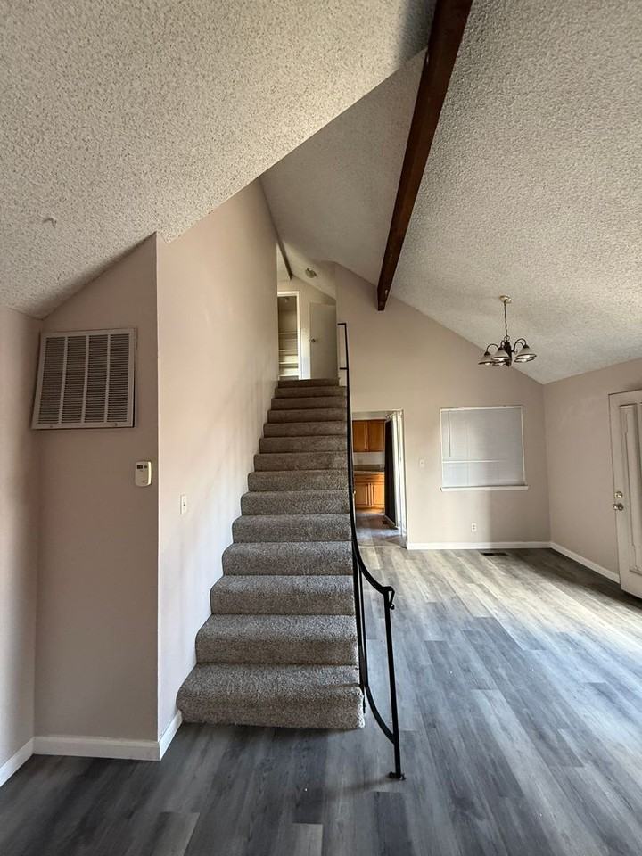 2171 Rock Blvd - Photo 7 of 12