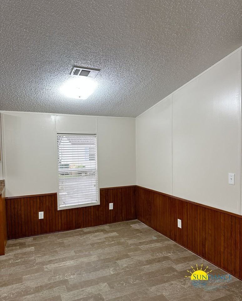 208 Casper Dr - Photo 5 of 15