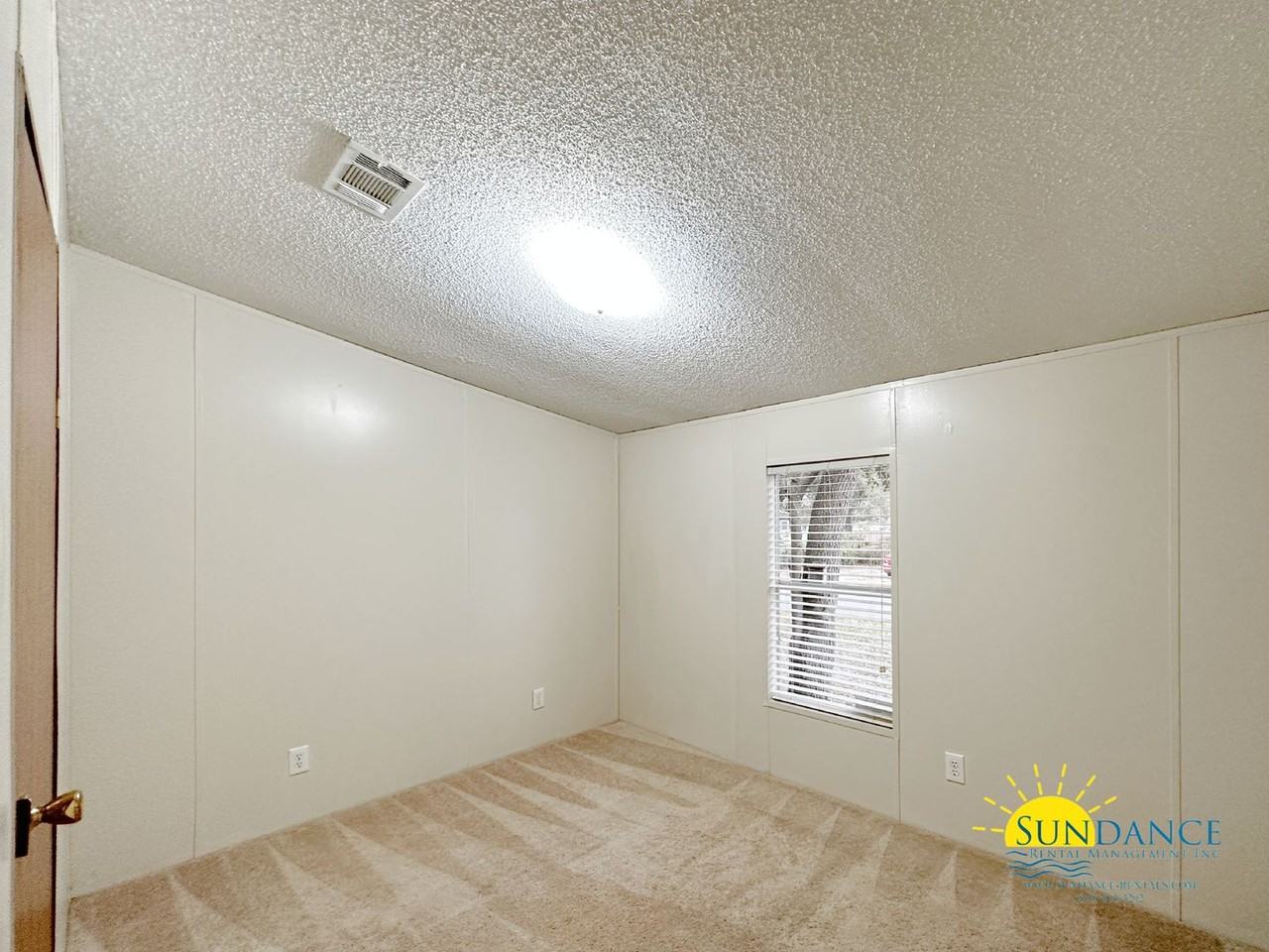 208 Casper Dr - Photo 7 of 15