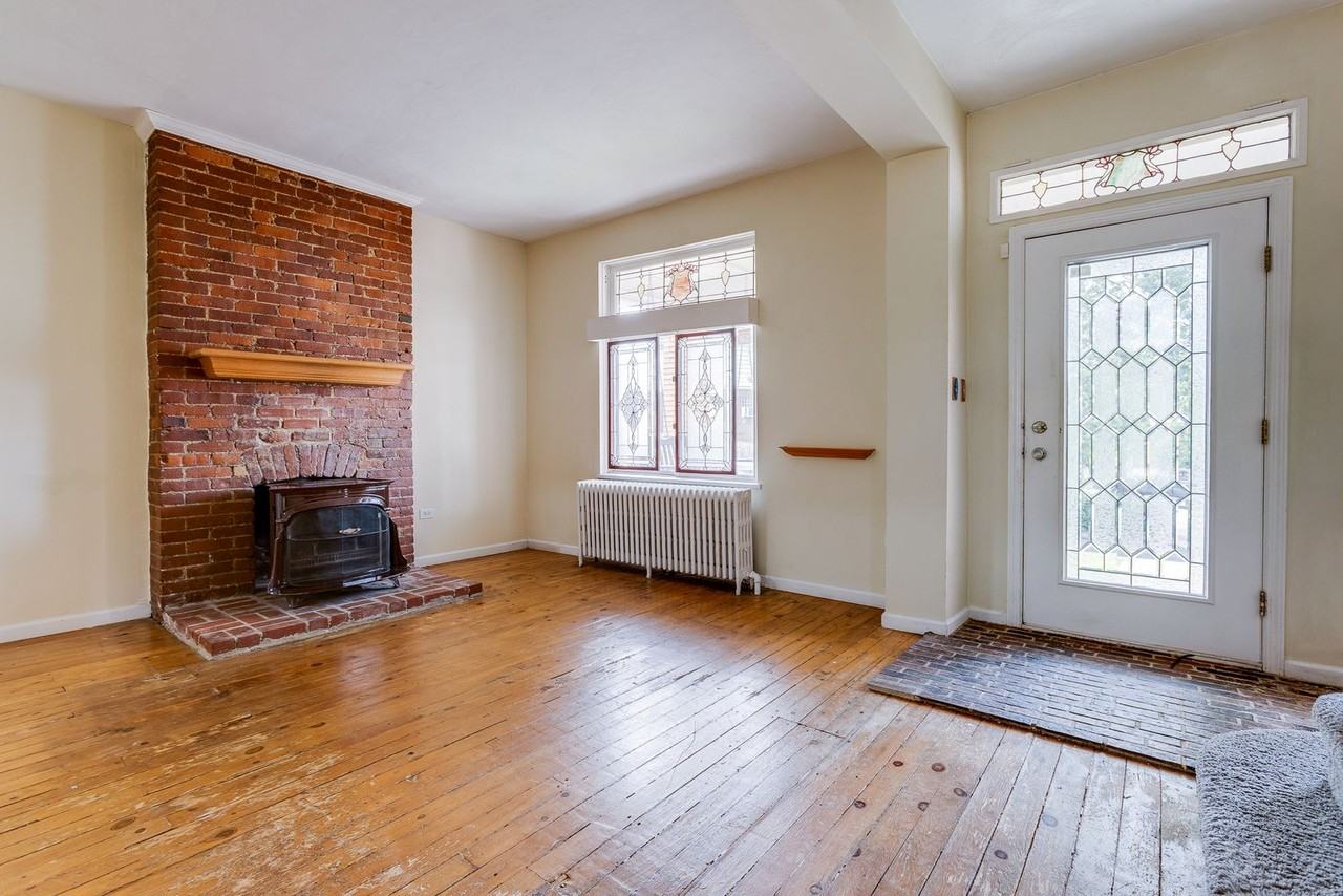 325 Alice St - Photo 4 of 47