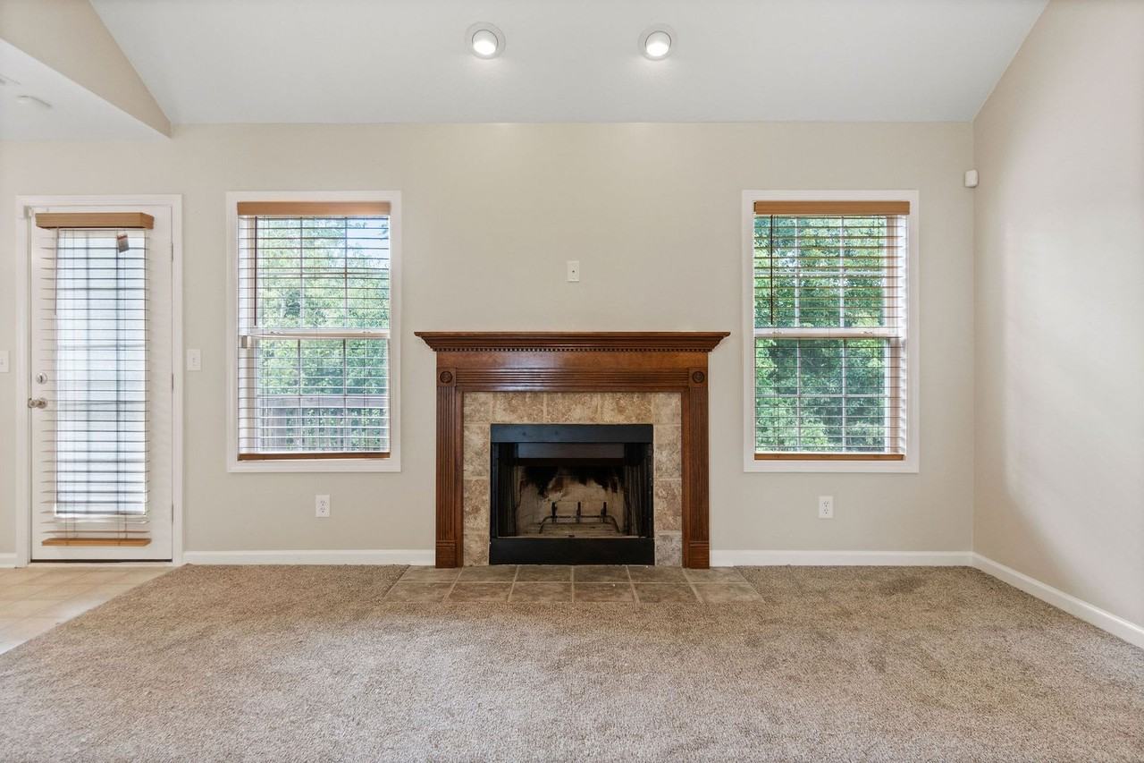 3410 Quicksilver Ln - Photo 7 of 35