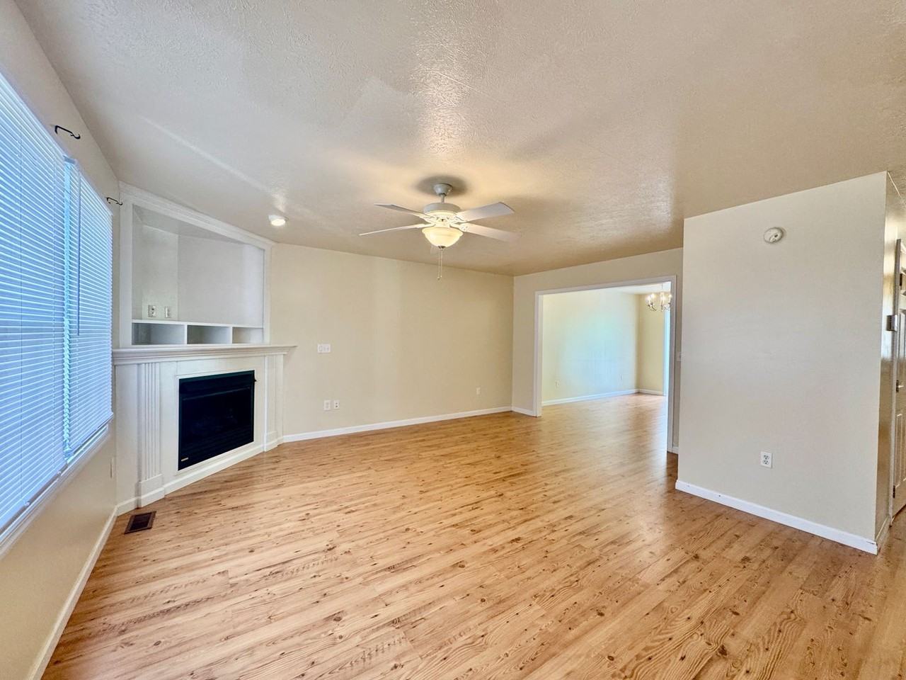 232 Donna Ave - Photo 4 of 15