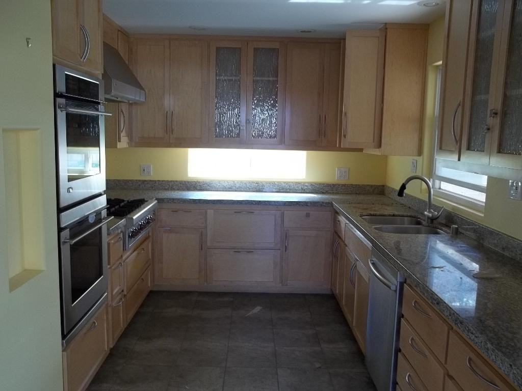 5252 Lenore Dr - Photo 2 of 8