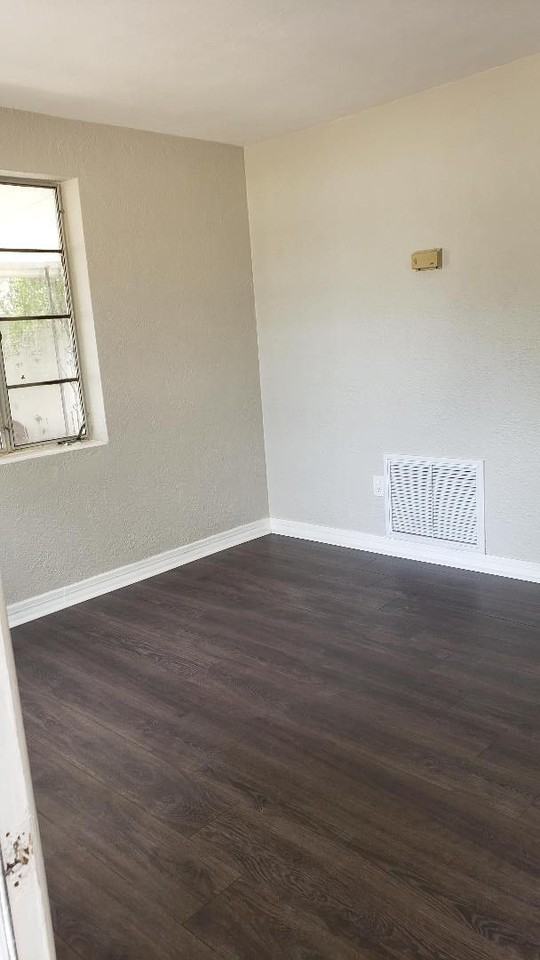 145 Angeles Rd - Photo 6 of 18