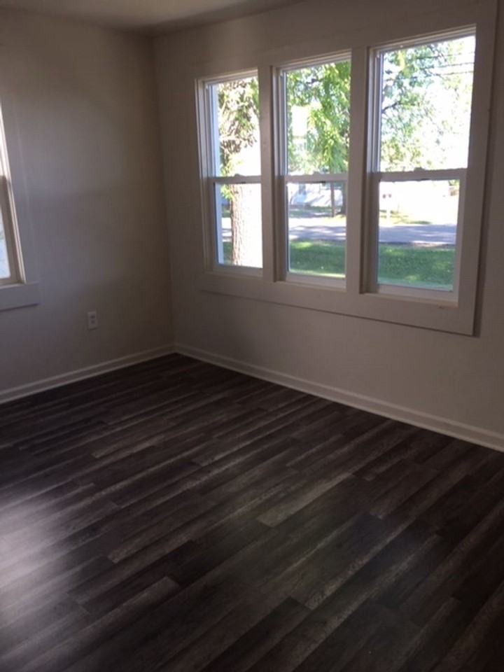 1384 Allen St - Photo 2 of 7