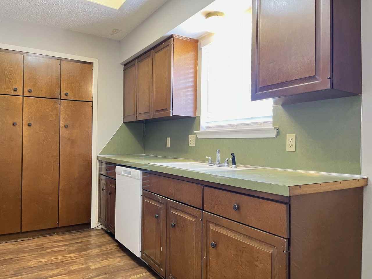 6621 Dunn St - Photo 4 of 15