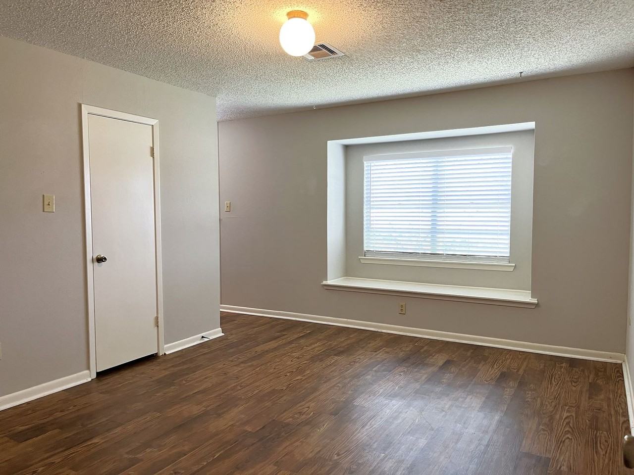 6621 Dunn St - Photo 6 of 15