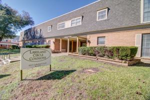 featured image of 5015 Lakeland Cir #208