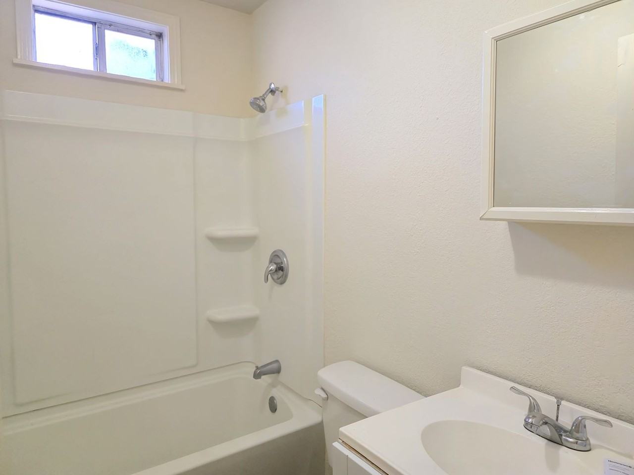 3512 Windsor Ave - Photo 5 of 6