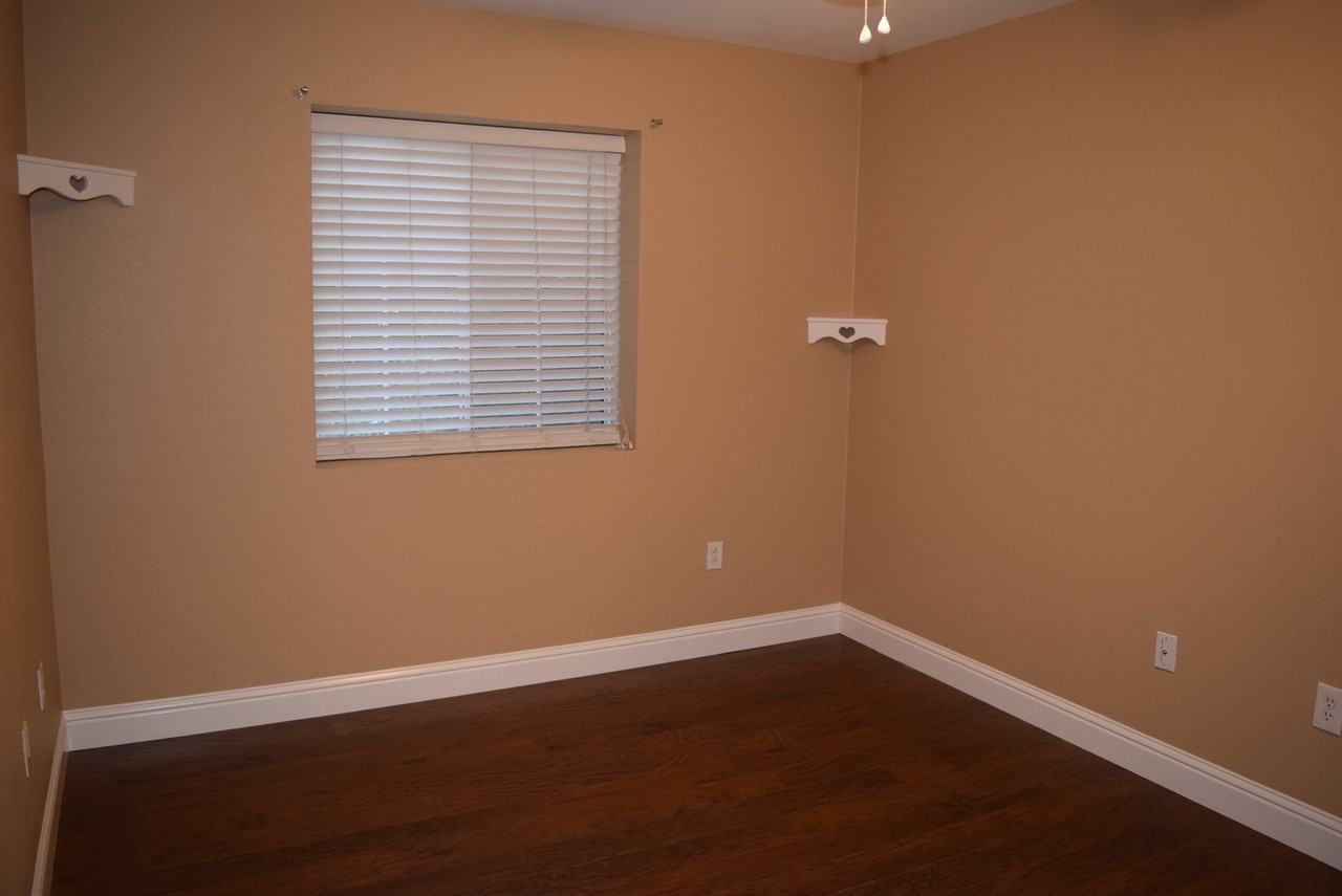 1930 Crystal Ct - Photo 4 of 25