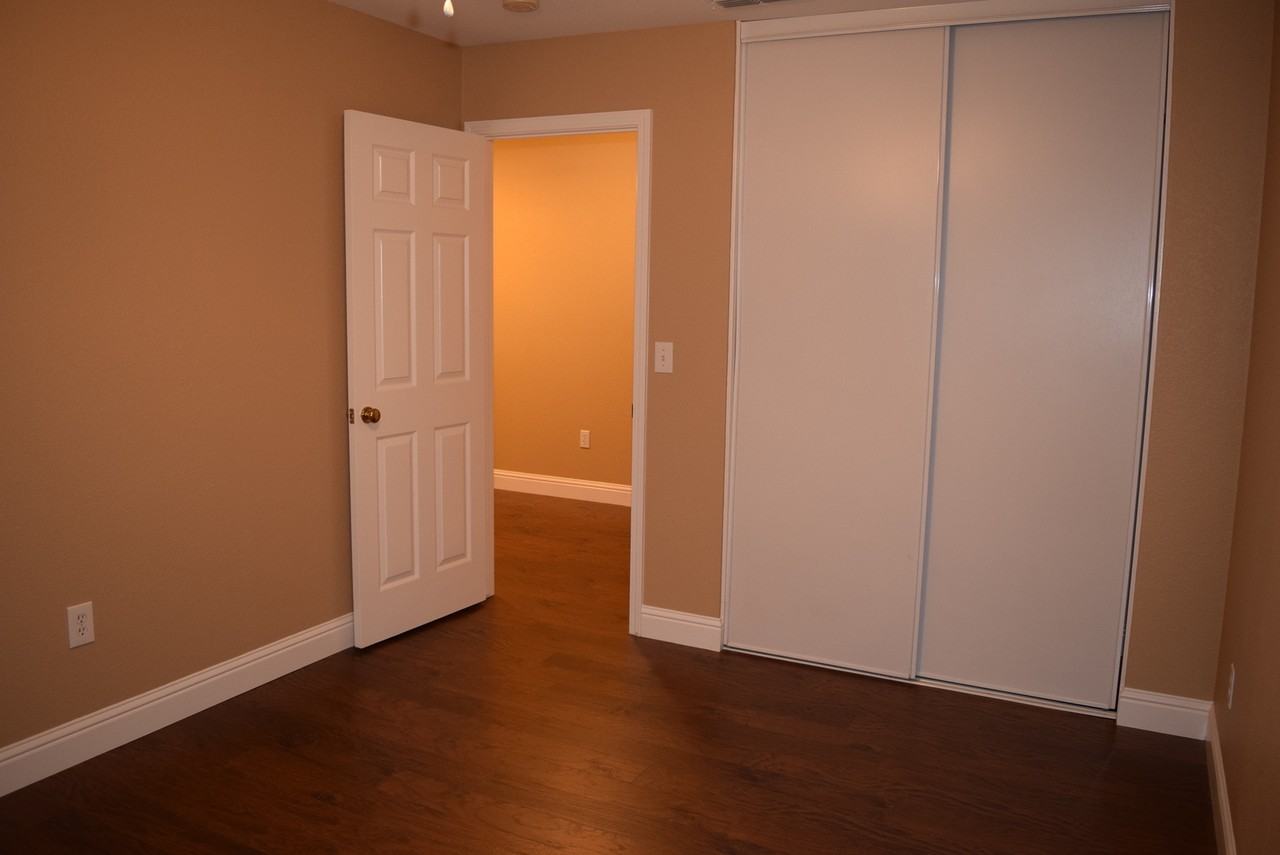 1930 Crystal Ct - Photo 5 of 25