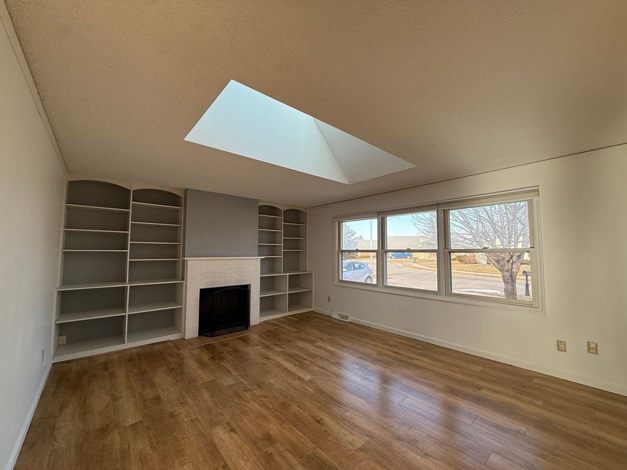 7 Gilmore Ct - Photo 3 of 30