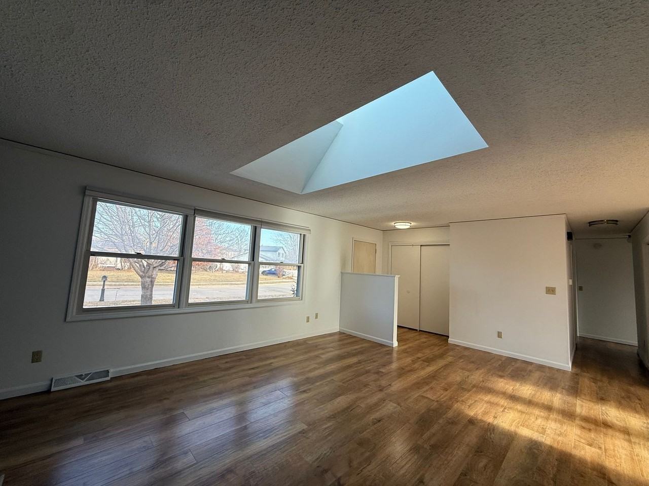 7 Gilmore Ct - Photo 5 of 30