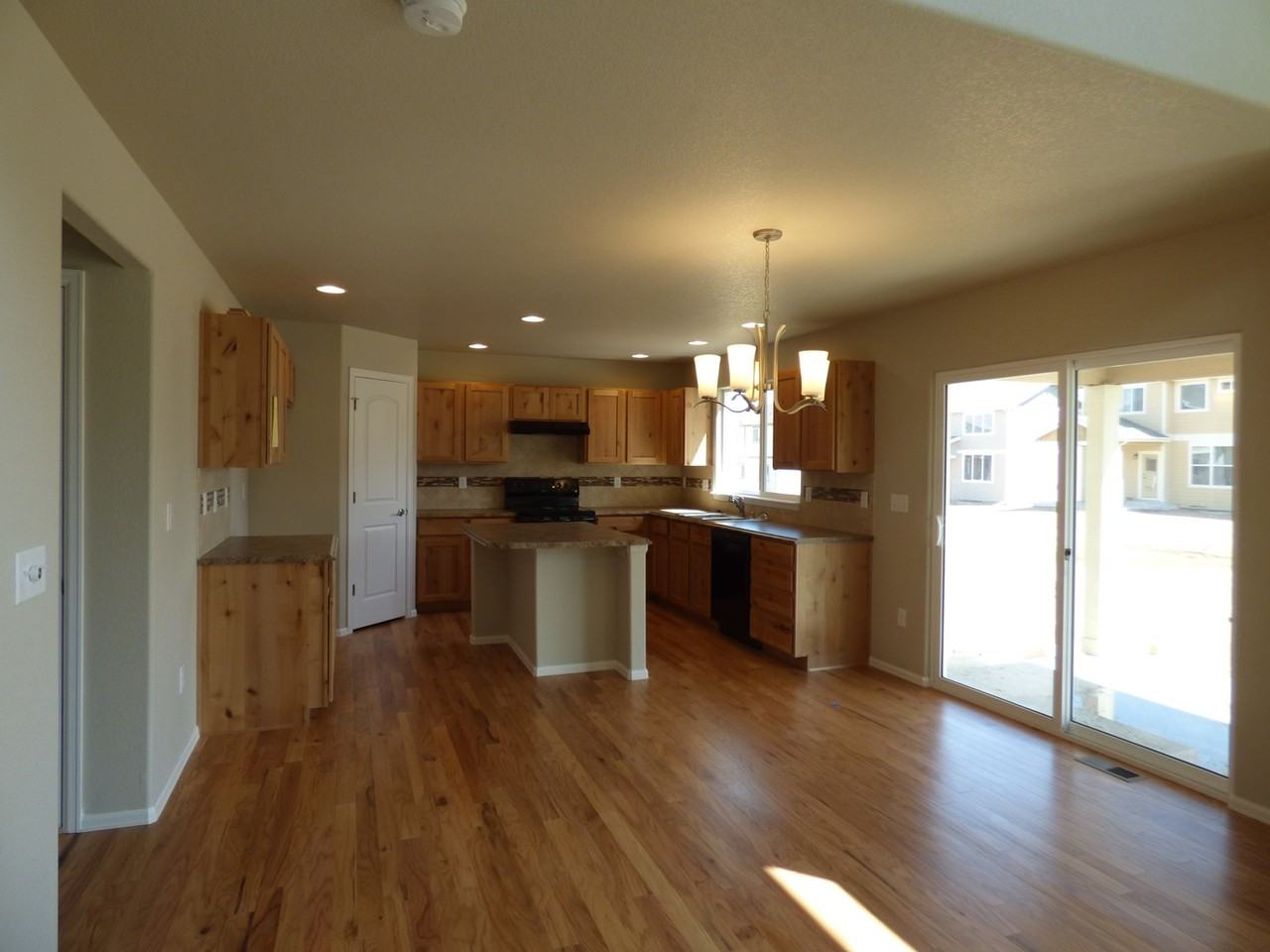 1529 Heirloom Dr - Photo 2 of 20