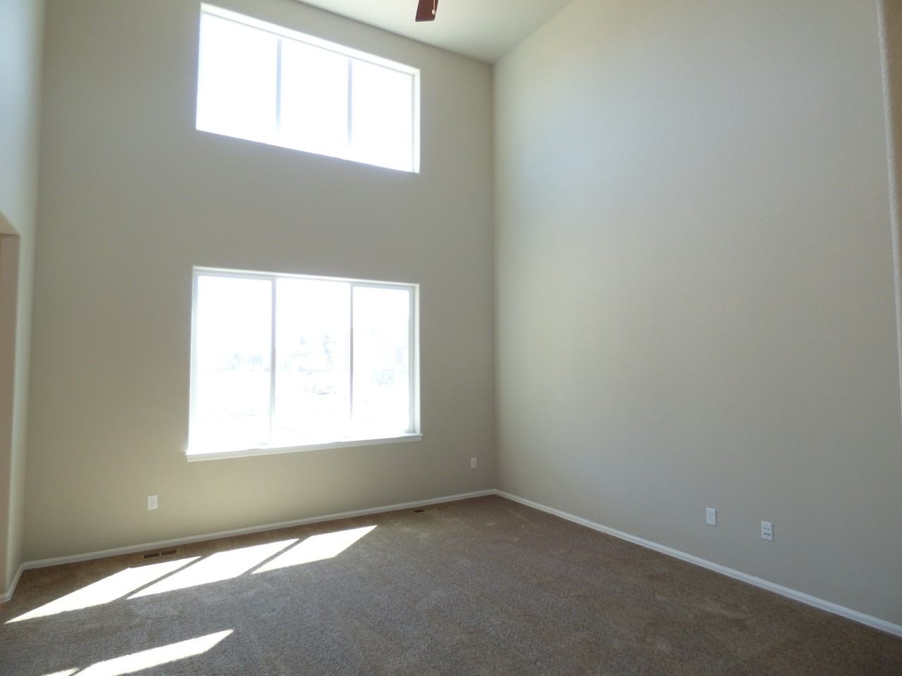 1529 Heirloom Dr - Photo 5 of 20