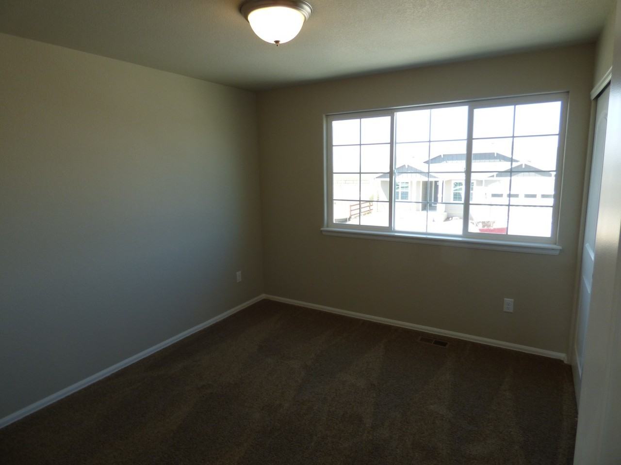 1529 Heirloom Dr - Photo 7 of 20