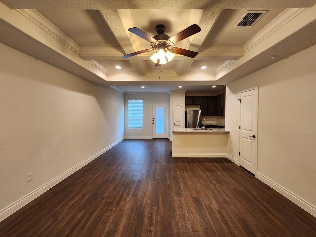 324 Untermaier St - Photo 2 of 14