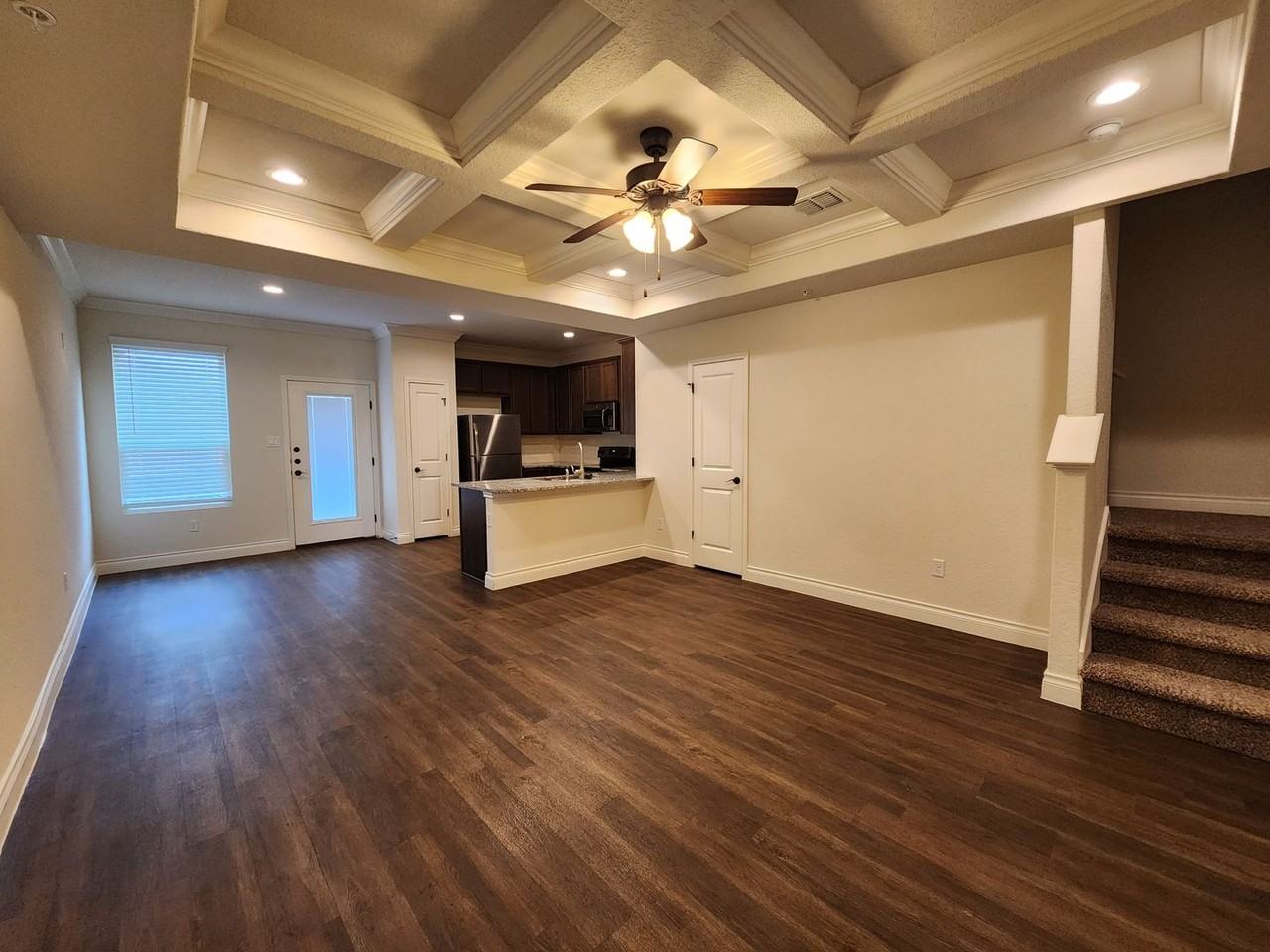 324 Untermaier St - Photo 3 of 14