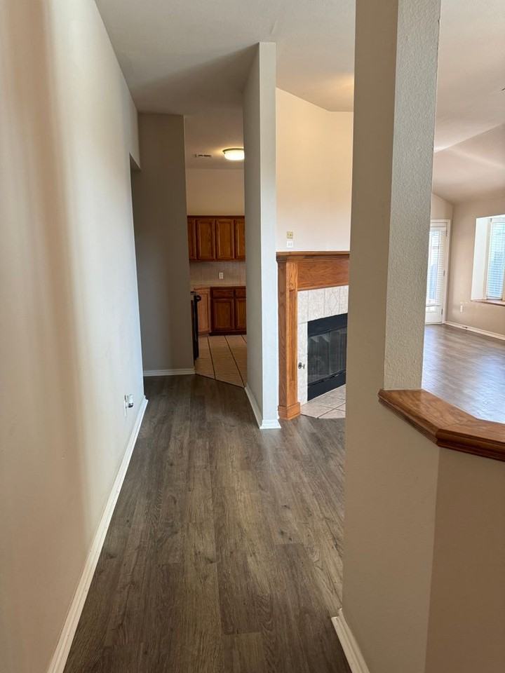 4420 Applegate Dr - Photo 4 of 25