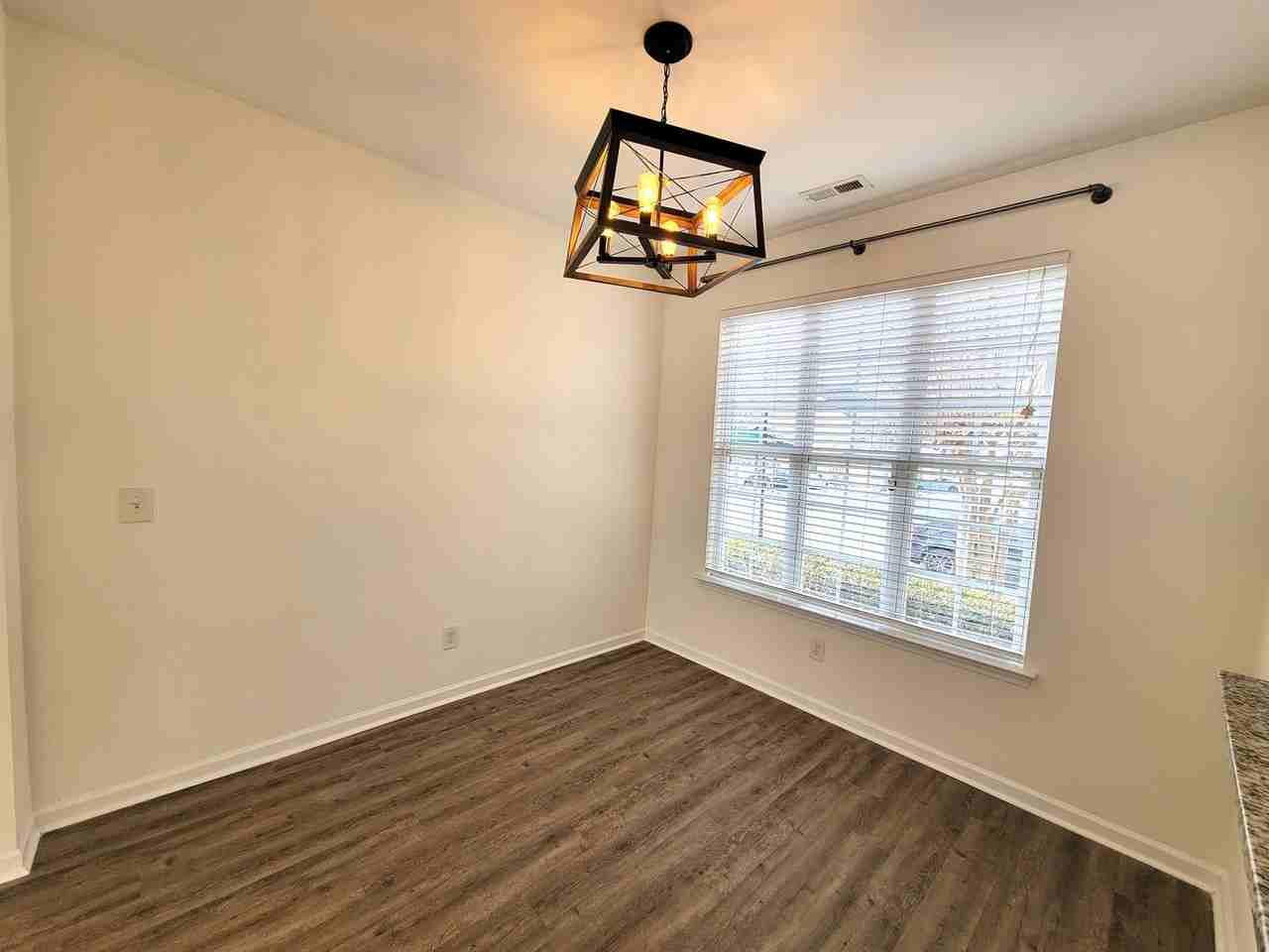 1081 Woodglen Ln - Photo 7 of 18